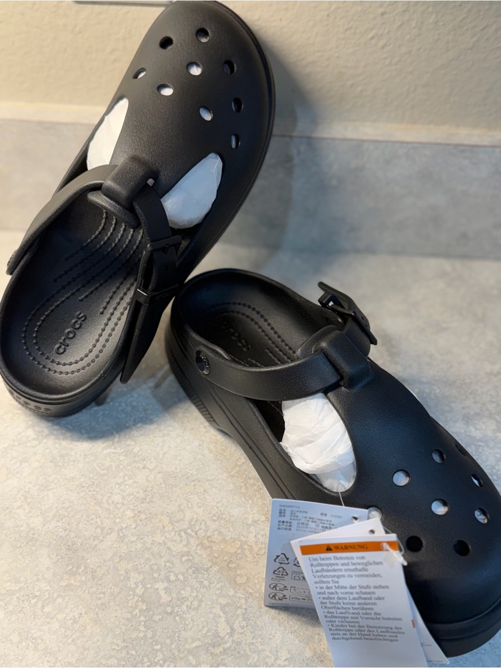 Brand new w tag Crocs Women's size 10 /Men size 8 Classic Mary Jane Clogs sandal - Picture 5 of 5